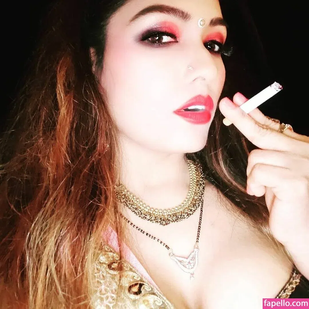 Zoya Rathore Onlyfans Photo Gallery 