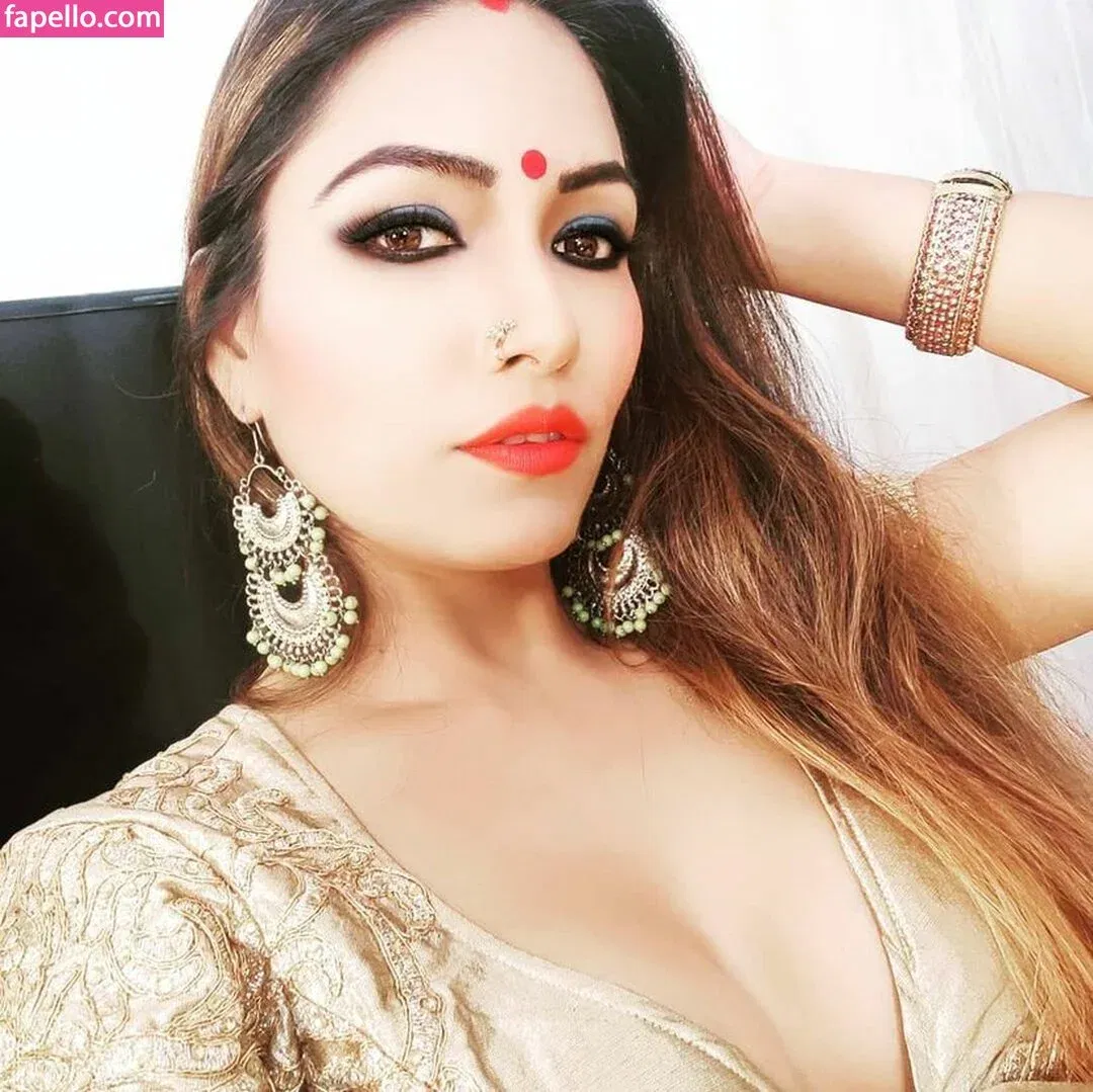 Zoya Rathore Onlyfans Photo Gallery 