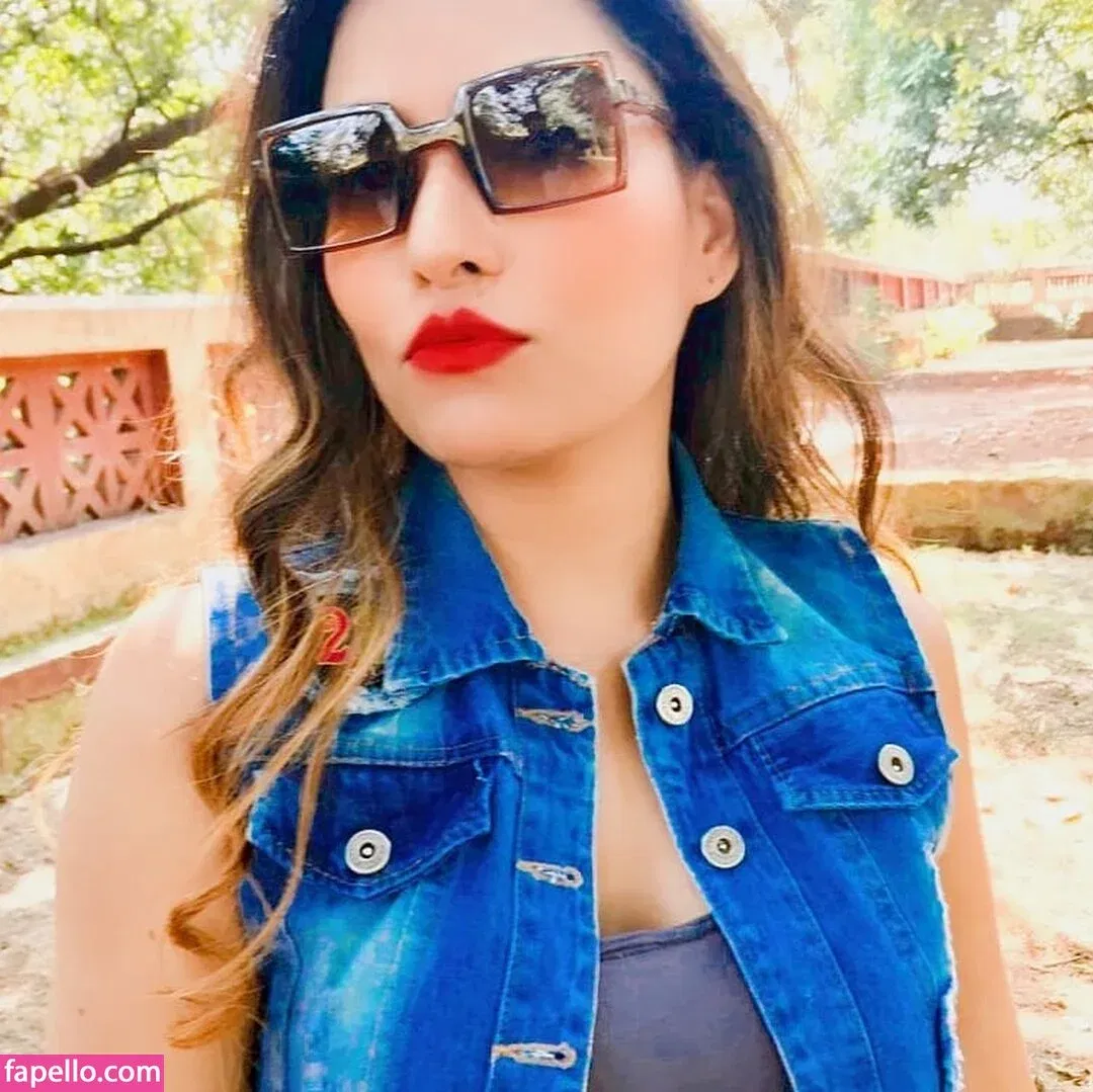 Zoya Rathore Onlyfans Photo Gallery 