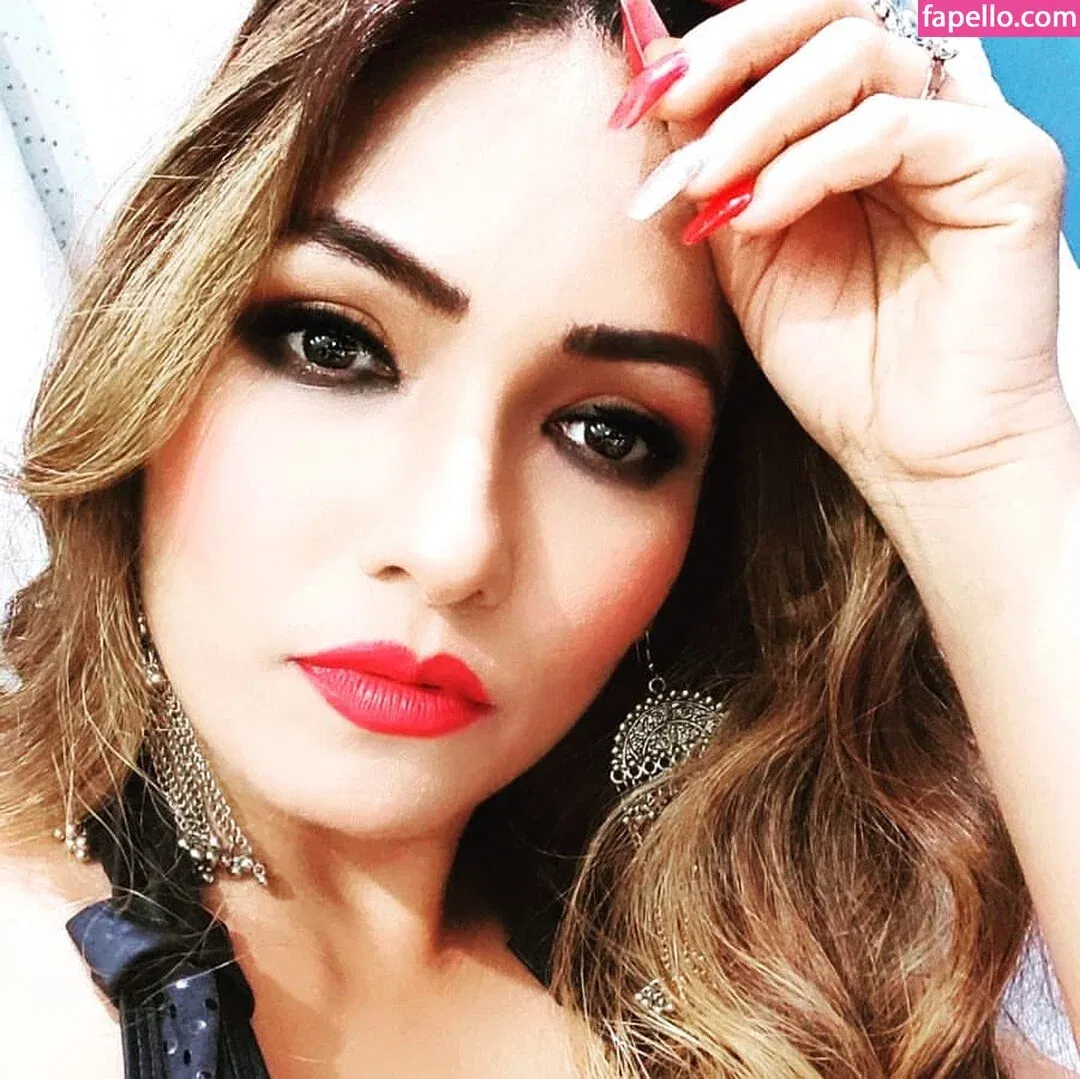 Zoya Rathore Onlyfans Photo Gallery 