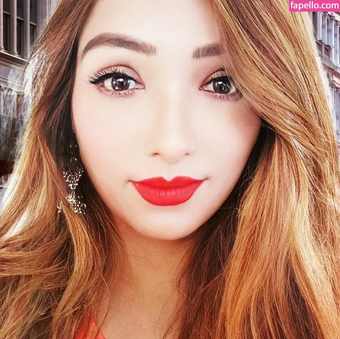 Zoya Rathore Onlyfans Photo Gallery 