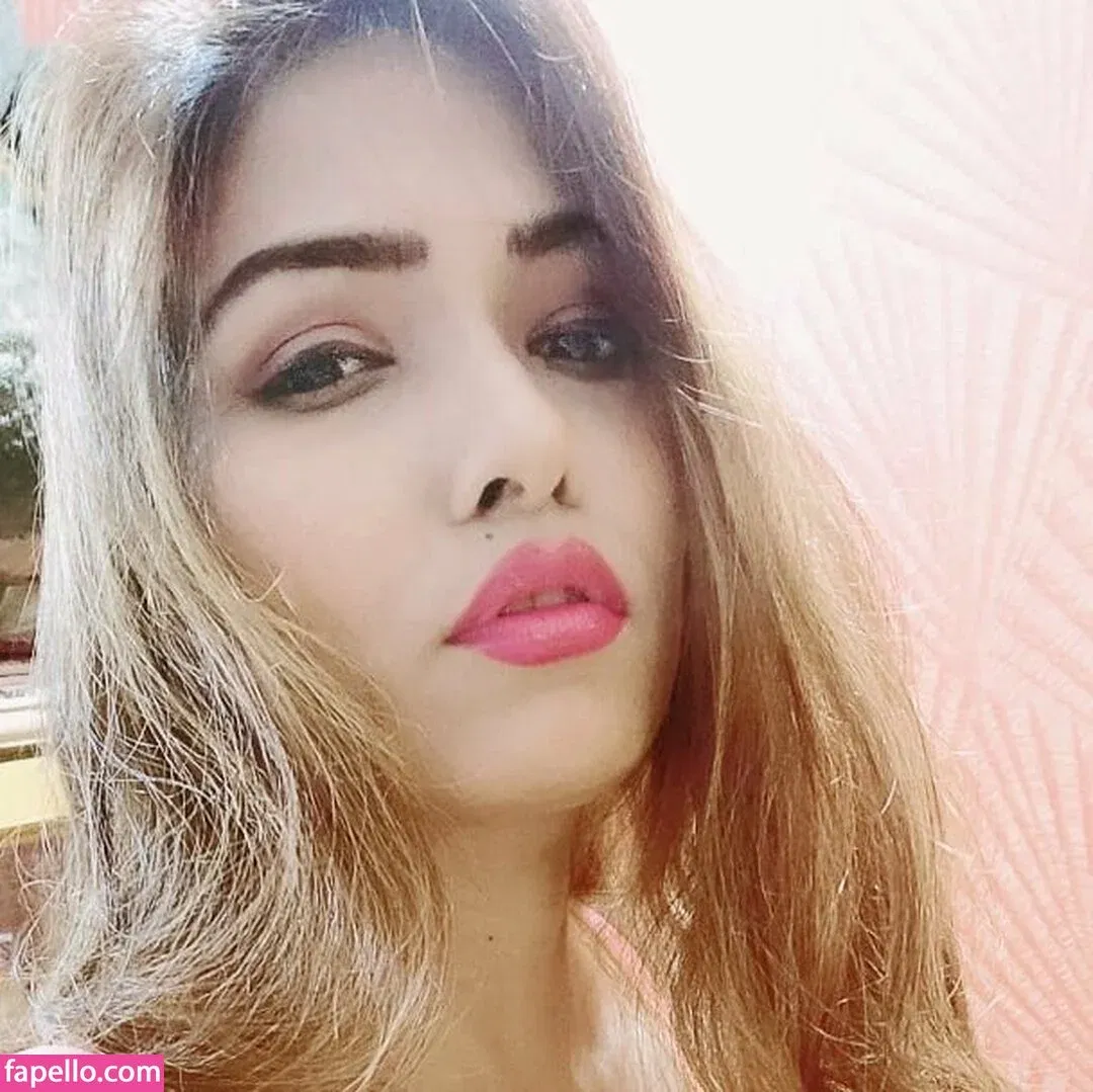 Zoya Rathore Onlyfans Photo Gallery 