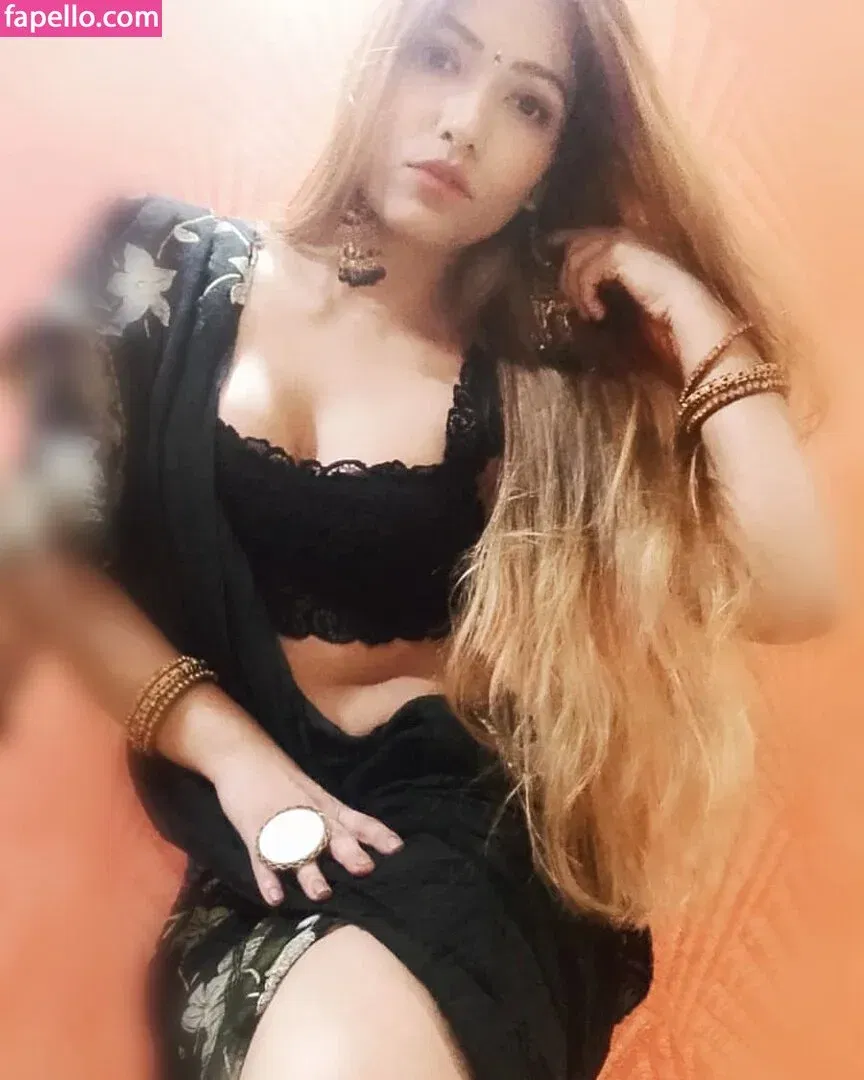 Zoya Rathore Onlyfans Photo Gallery 