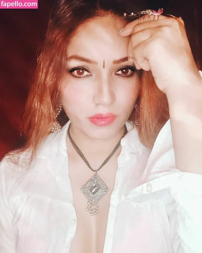 Zoya Rathore Onlyfans Photo Gallery 