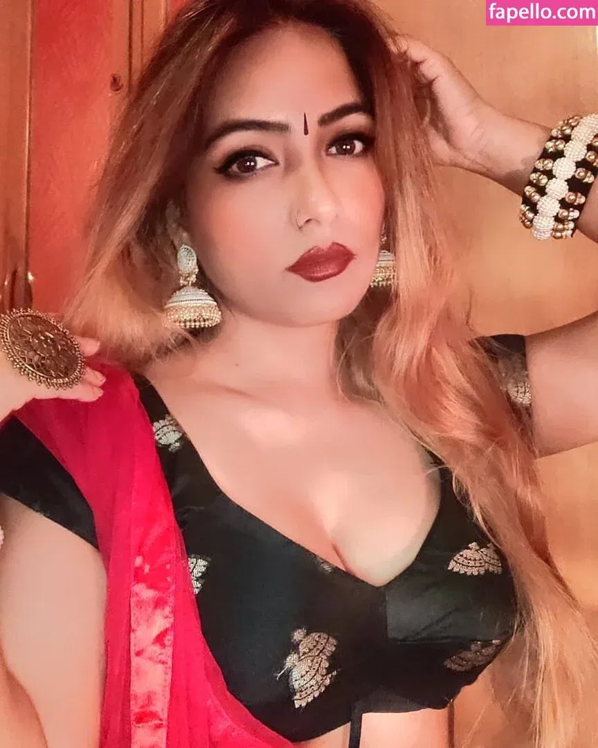 Zoya Rathore Onlyfans Photo Gallery 