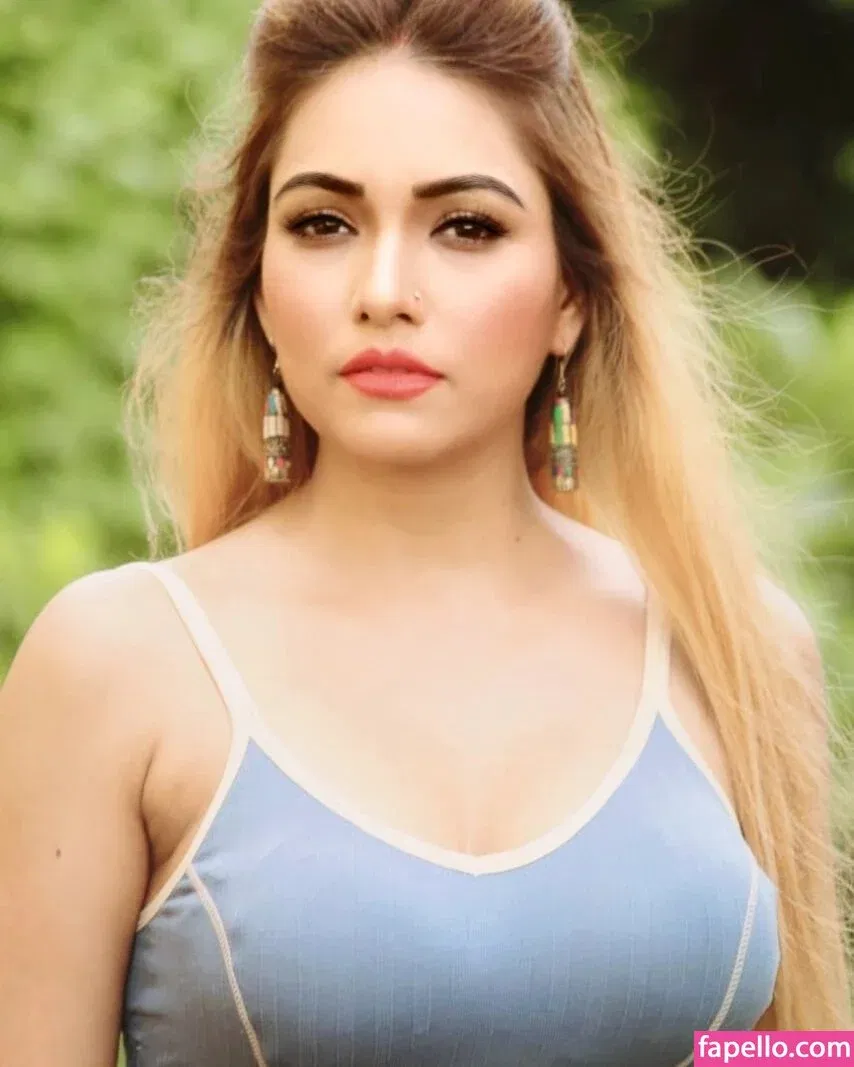 Zoya Rathore Onlyfans Photo Gallery 
