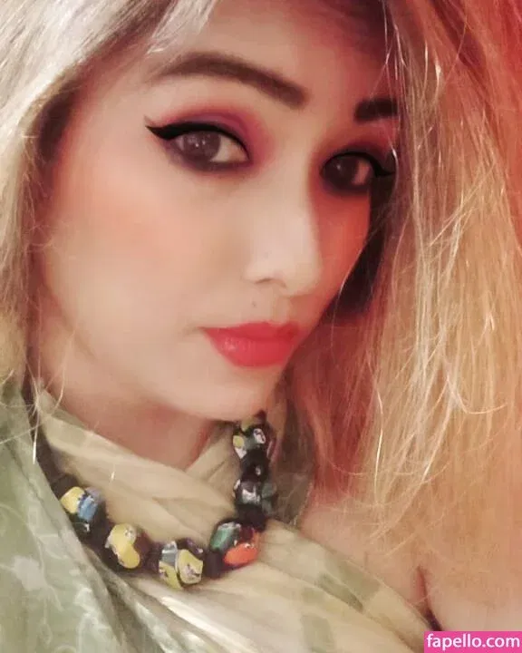 Zoya Rathore Onlyfans Photo Gallery 