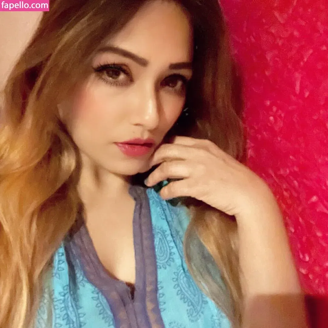 Zoya Rathore Onlyfans Photo Gallery 