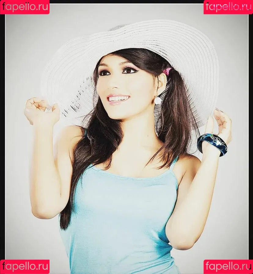 Zoya Rathore Onlyfans Photo Gallery 