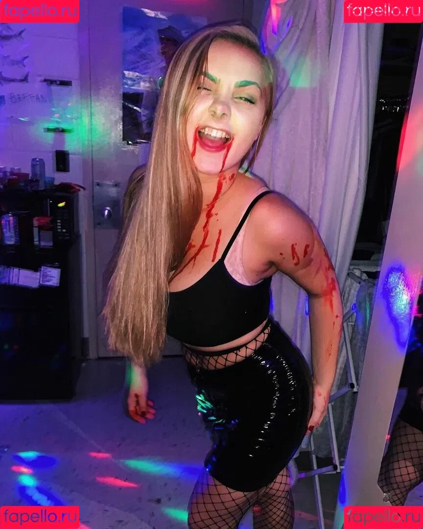 Marina Brooks Onlyfans Photo Gallery 