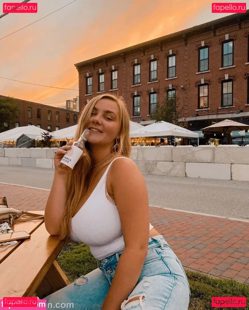 Marina Brooks Onlyfans Photo Gallery 