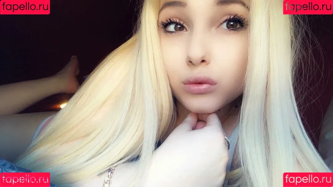 eveliinngy Onlyfans Photo Gallery 