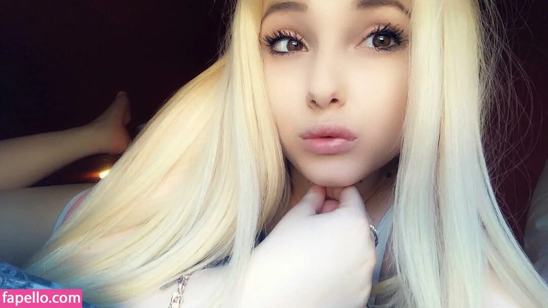 eveliinngy Onlyfans Photo Gallery 