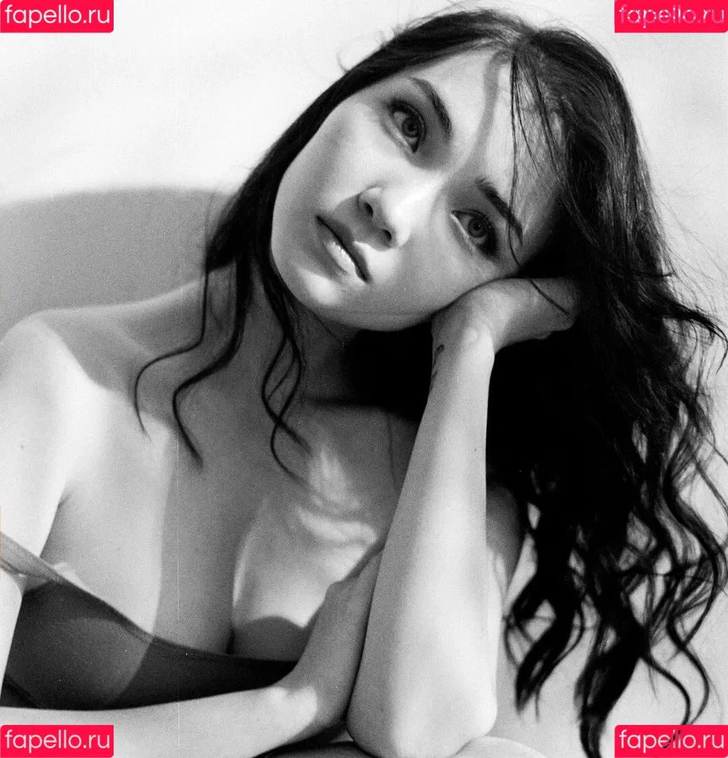 Aya Shalkar Onlyfans Photo Gallery 