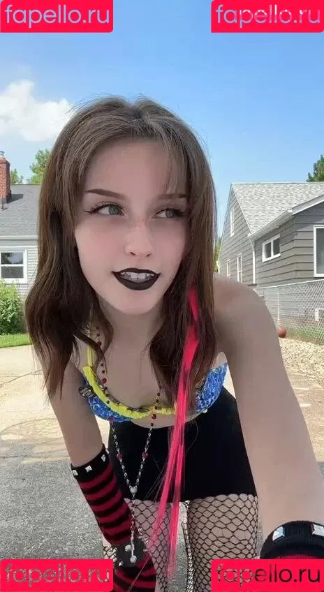 Soggyalien22 Onlyfans Photo Gallery 
