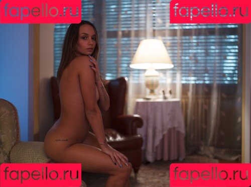 Lara Arluni Onlyfans Photo Gallery 