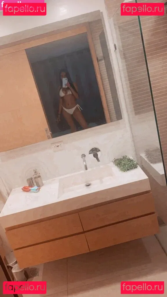 Huge Tits Nataly Onlyfans Photo Gallery 