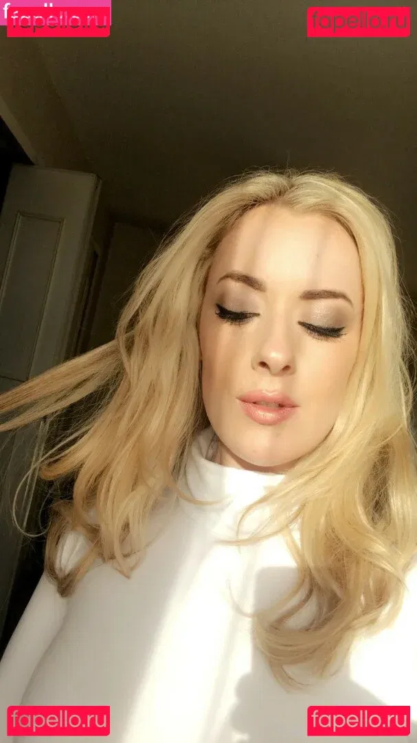 Rosa Brighid Onlyfans Photo Gallery 