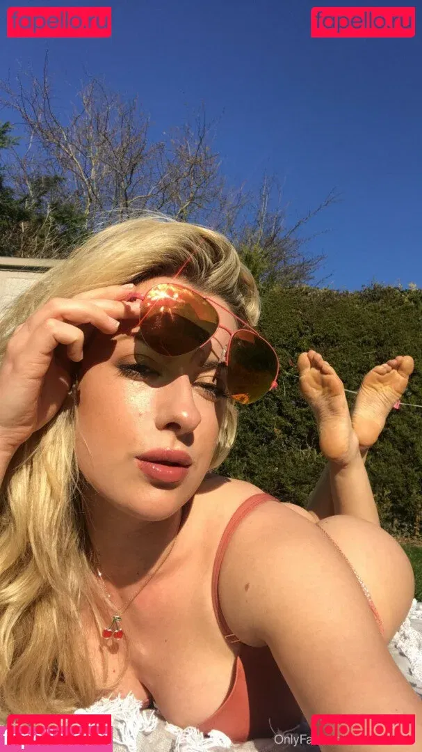 Rosa Brighid Onlyfans Photo Gallery 