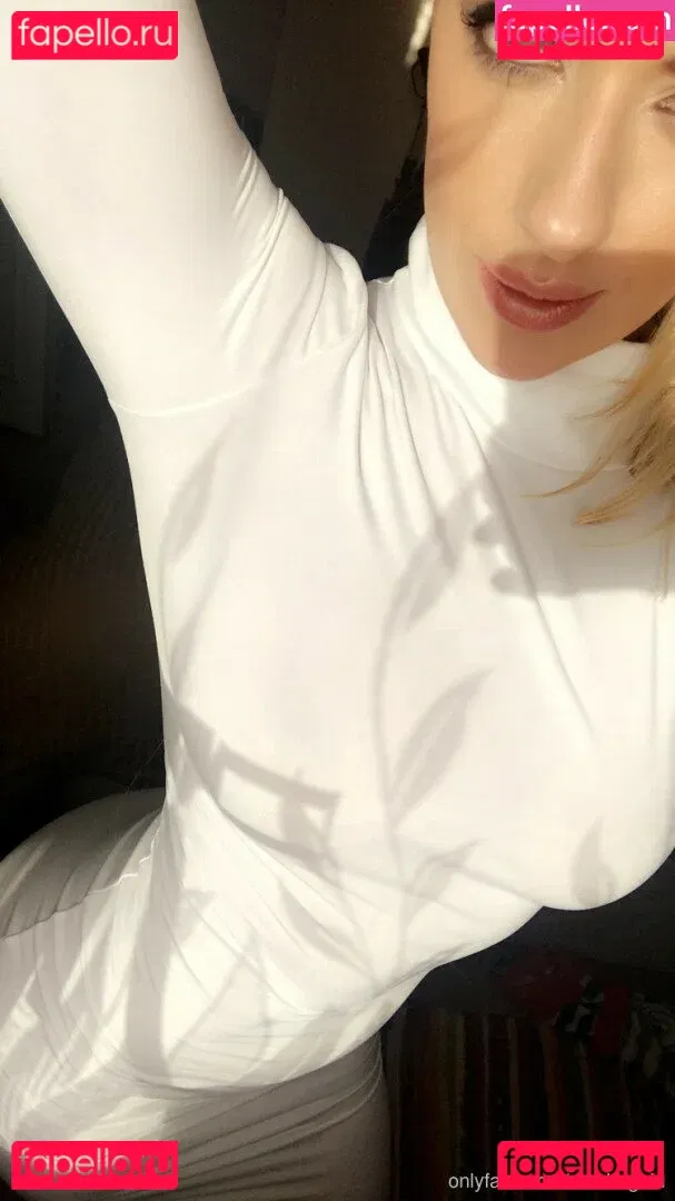 Rosa Brighid Onlyfans Photo Gallery 