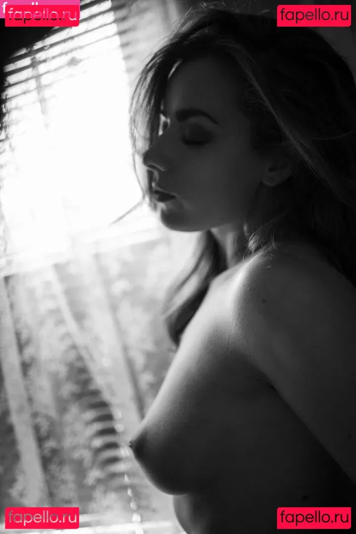 Rosa Brighid Onlyfans Photo Gallery 