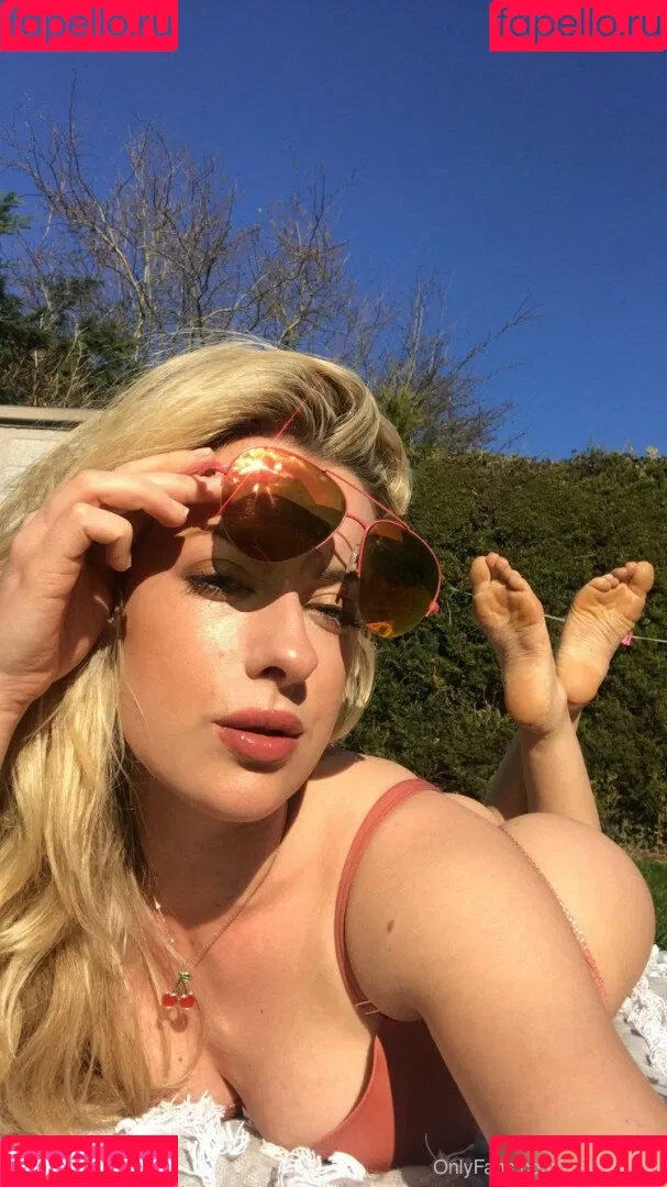 Rosa Brighid Onlyfans Photo Gallery 