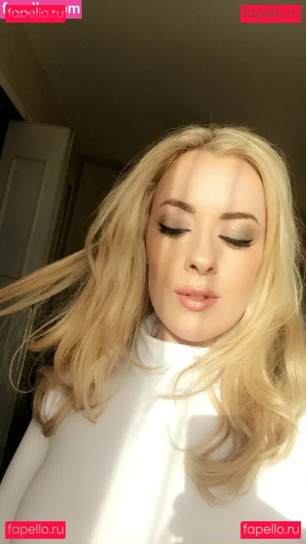 Rosa Brighid Onlyfans Photo Gallery 