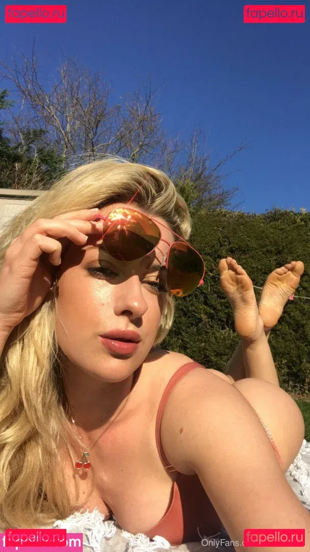 Rosa Brighid Onlyfans Photo Gallery 