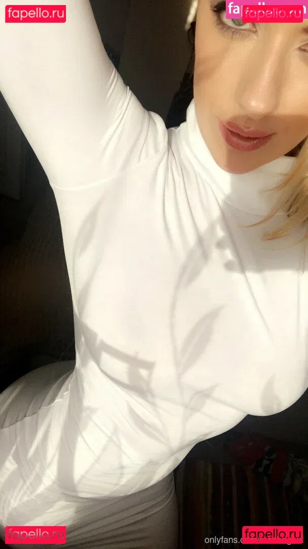 Rosa Brighid Onlyfans Photo Gallery 