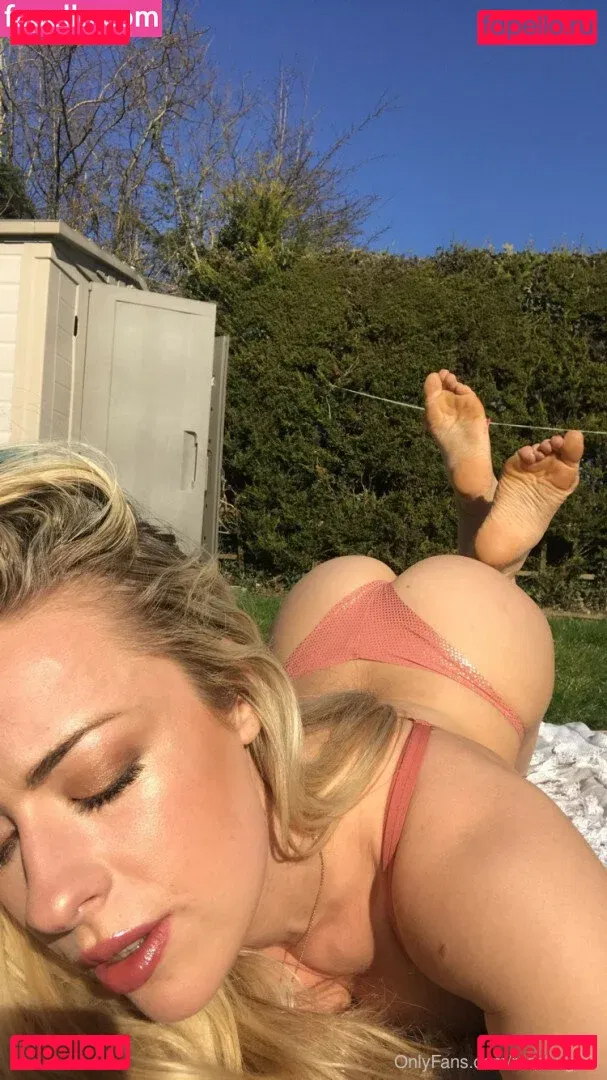 Rosa Brighid Onlyfans Photo Gallery 