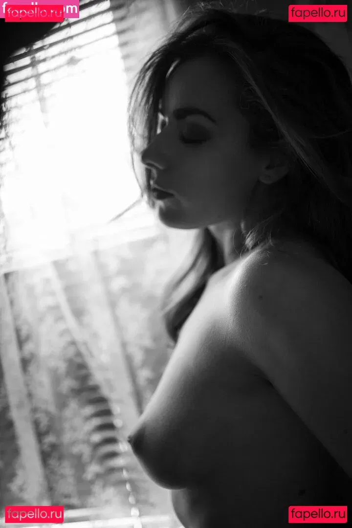 Rosa Brighid Onlyfans Photo Gallery 