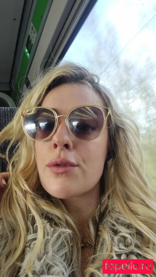 Rosa Brighid Onlyfans Photo Gallery 