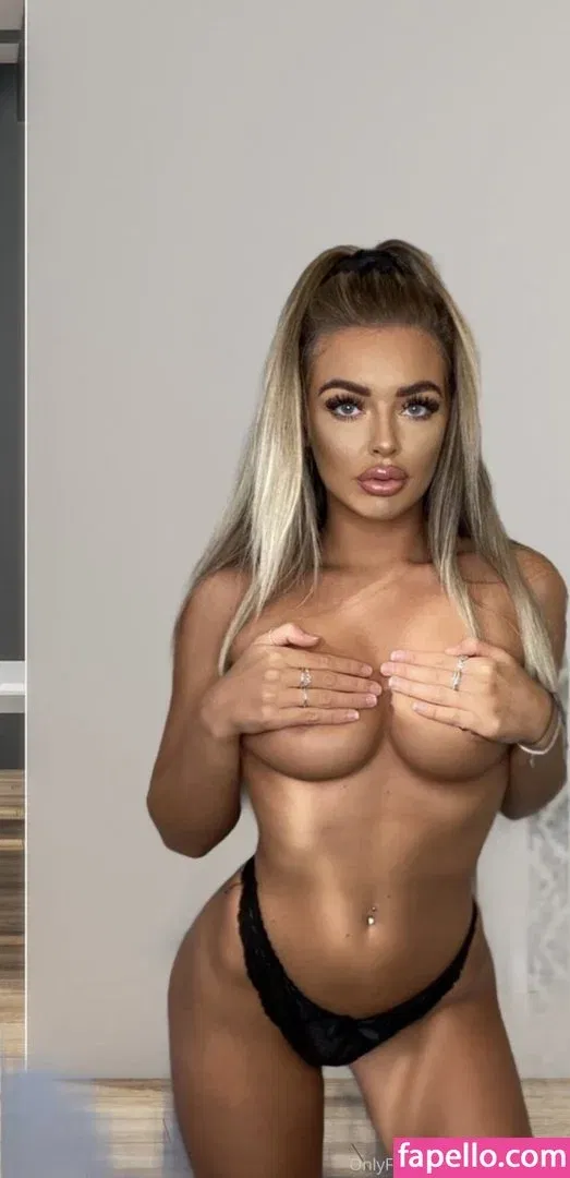 Carys PearsonLincoln Onlyfans Photo Gallery 