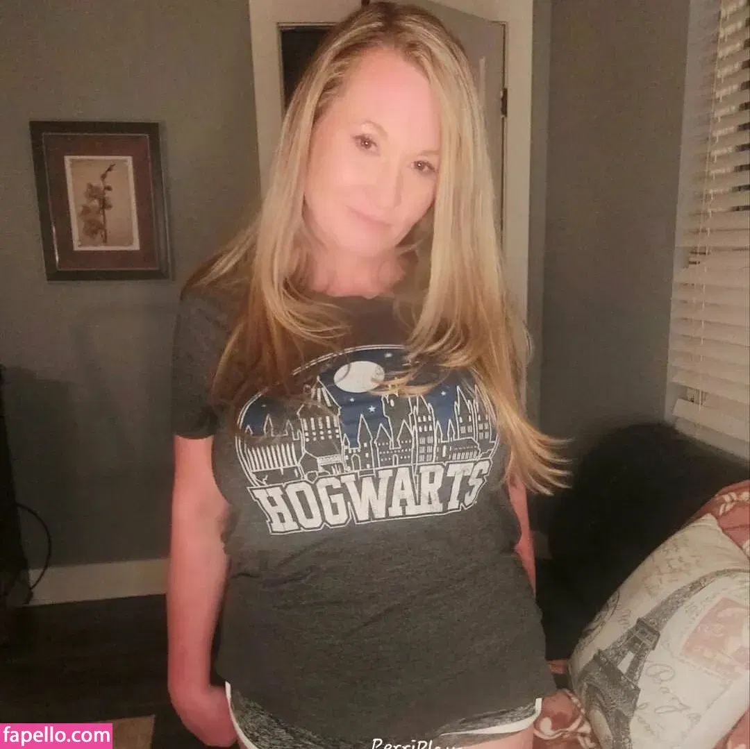 PerriPlays Onlyfans Photo Gallery 