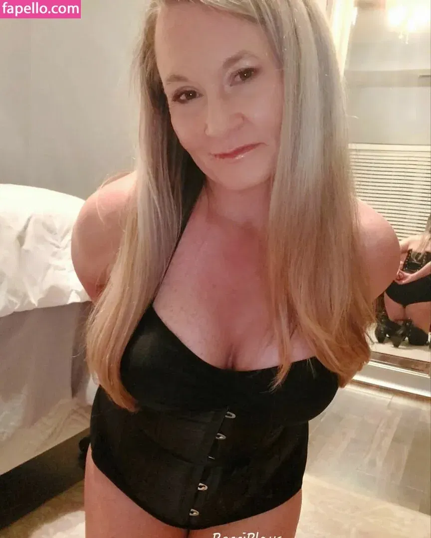 PerriPlays Onlyfans Photo Gallery 