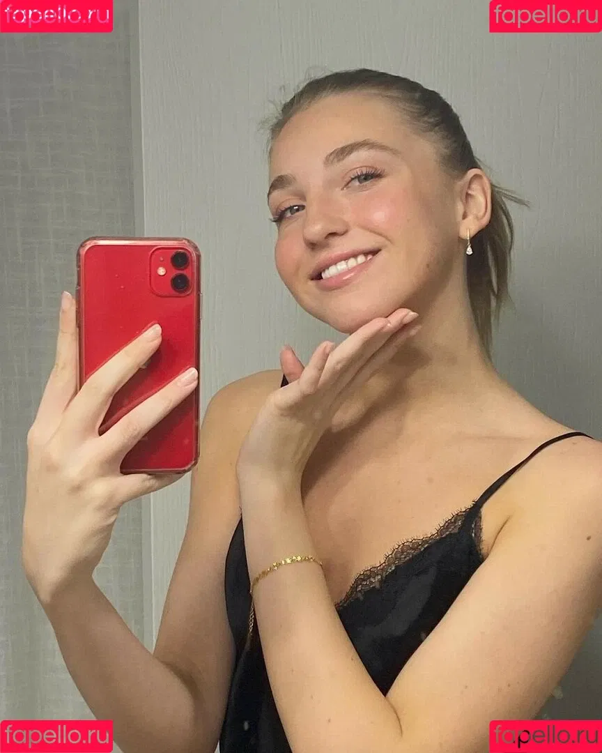Brynn Rumfallo Onlyfans Photo Gallery 