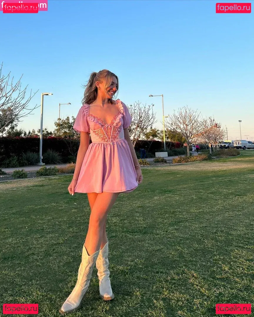 Brynn Rumfallo Onlyfans Photo Gallery 