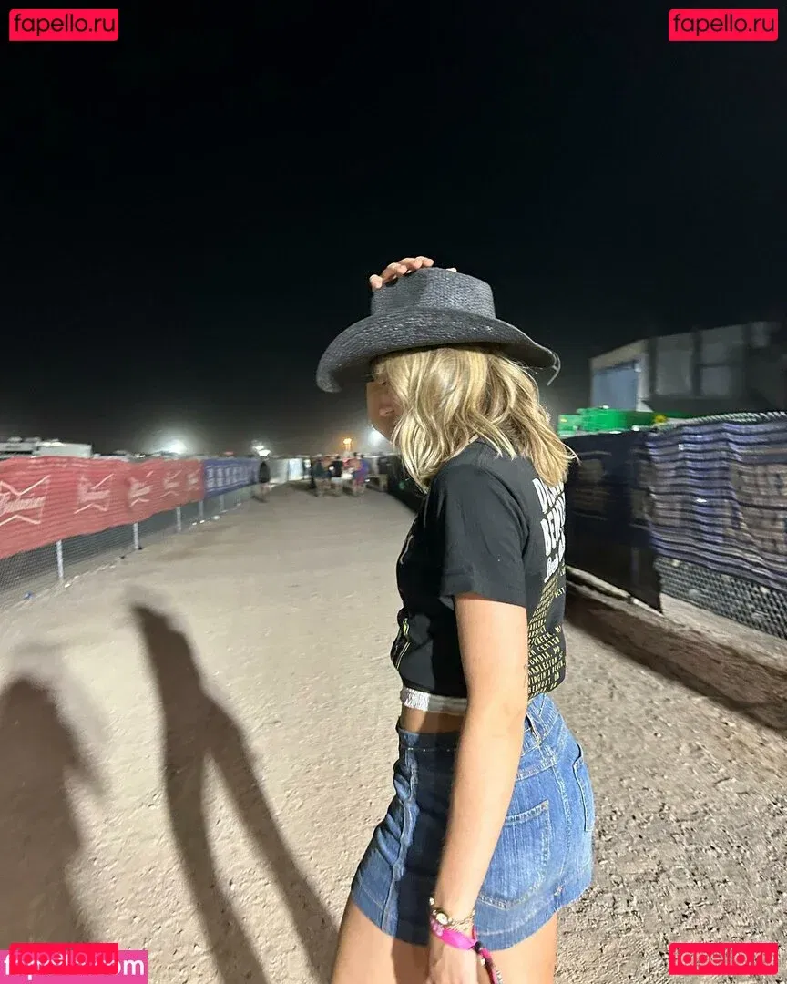 Brynn Rumfallo Onlyfans Photo Gallery 