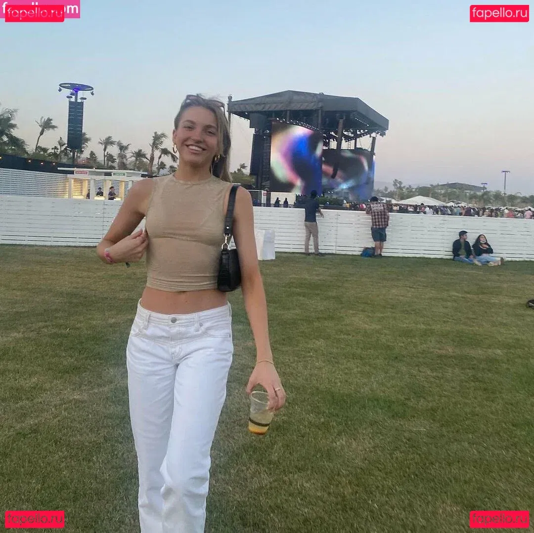 Brynn Rumfallo Onlyfans Photo Gallery 