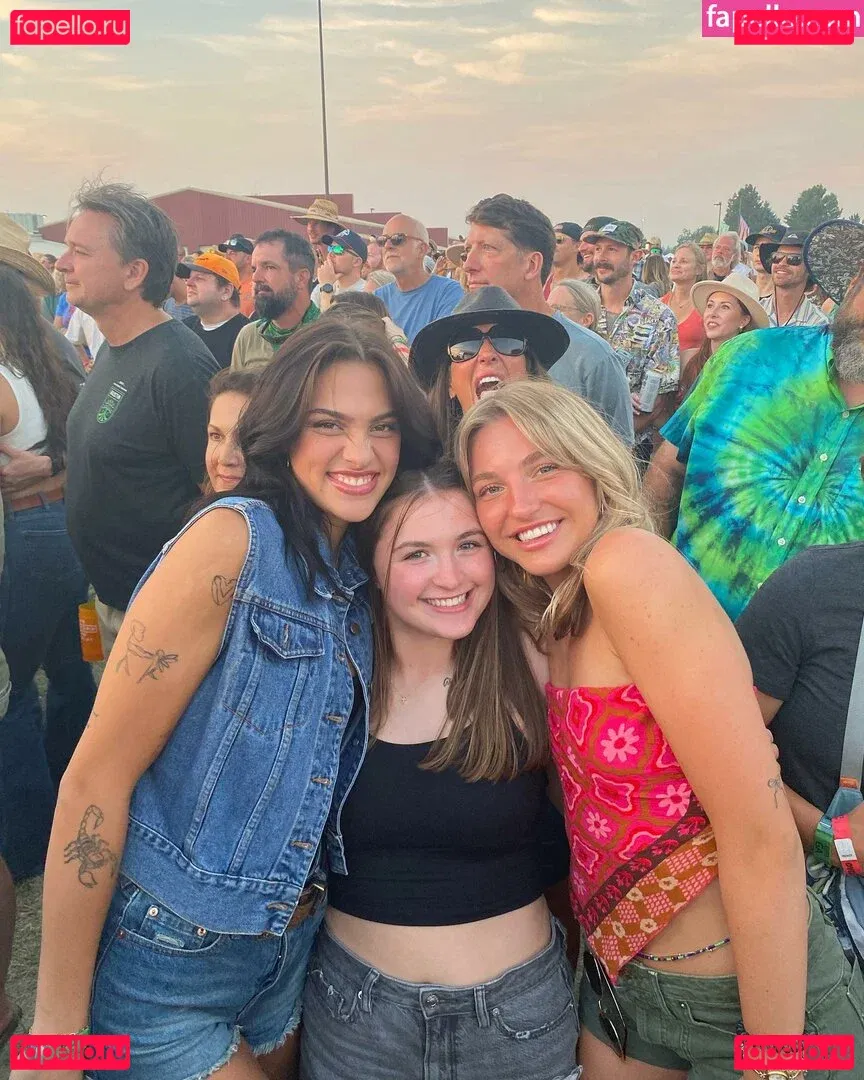 Brynn Rumfallo Onlyfans Photo Gallery 