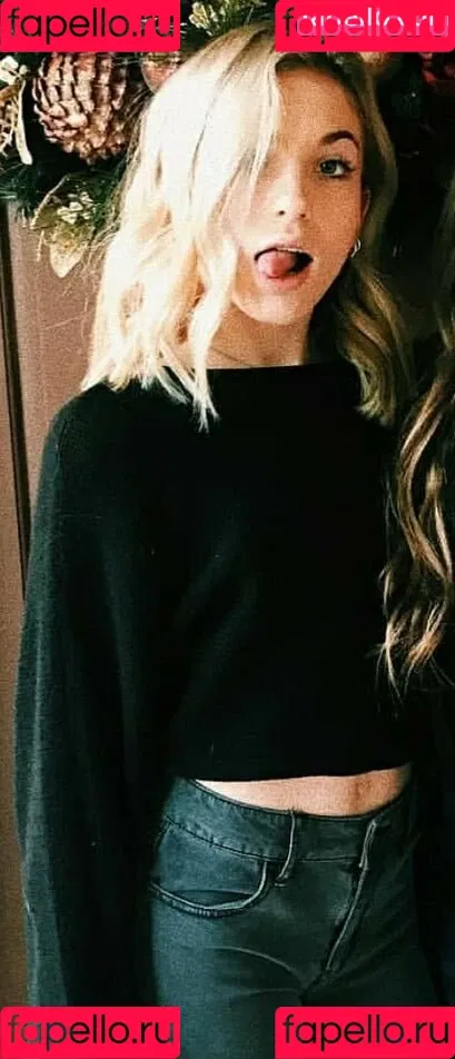 Brynn Rumfallo Onlyfans Photo Gallery 