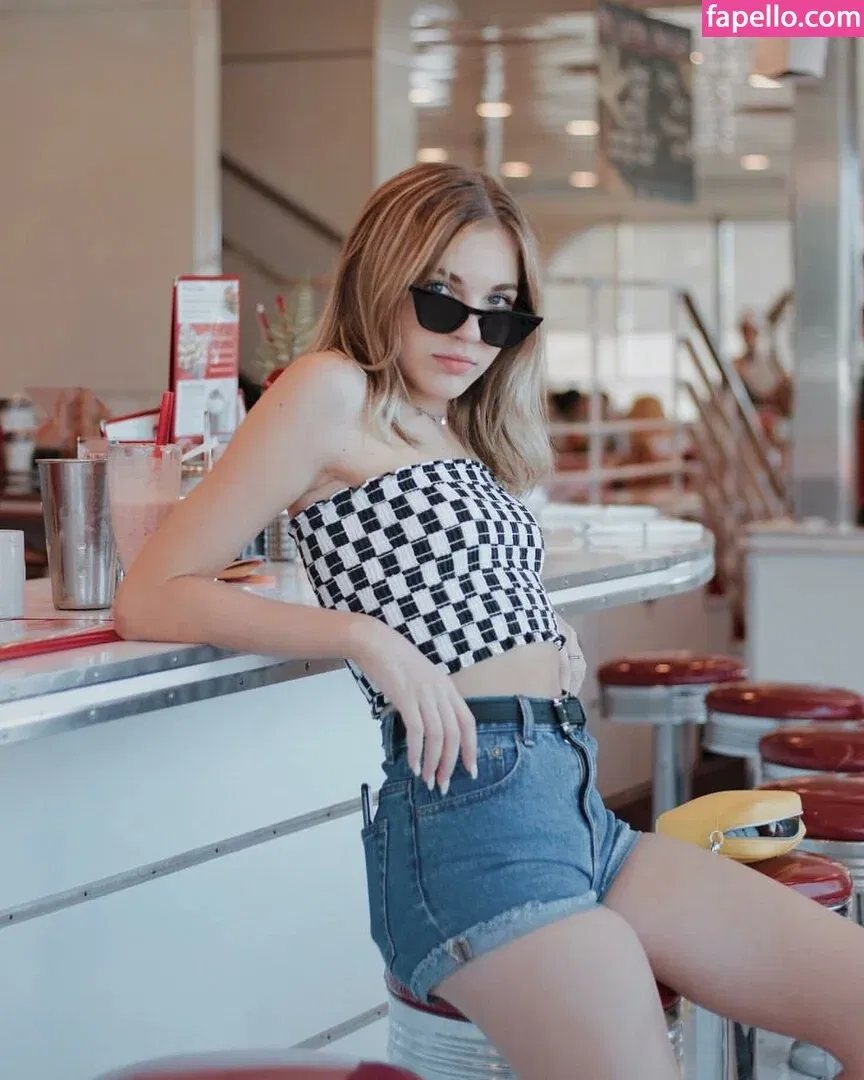 Brynn Rumfallo Onlyfans Photo Gallery 