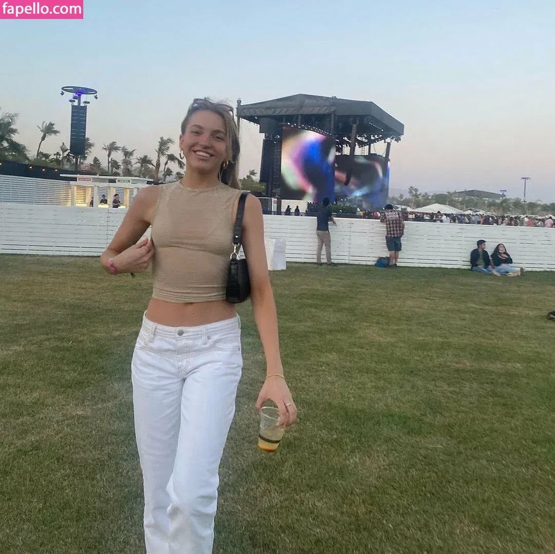 Brynn Rumfallo Onlyfans Photo Gallery 