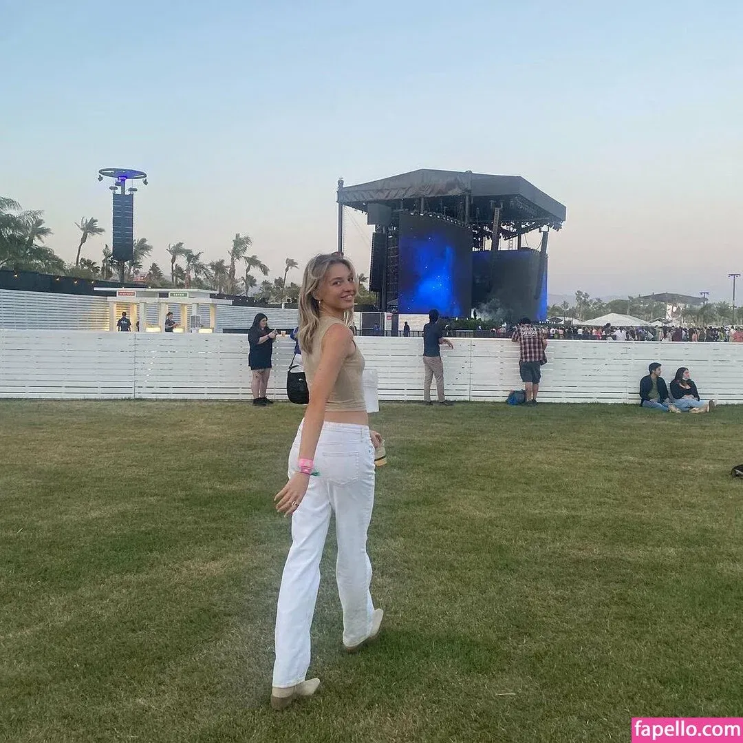 Brynn Rumfallo Onlyfans Photo Gallery 