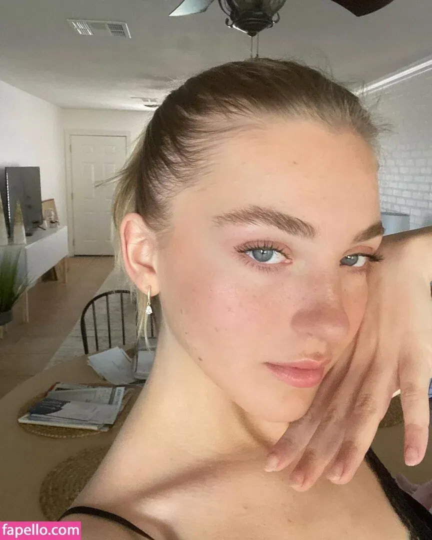 Brynn Rumfallo Onlyfans Photo Gallery 