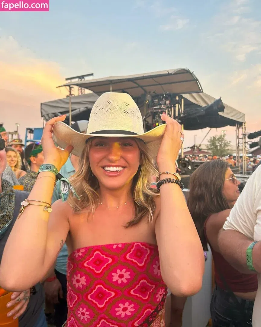 Brynn Rumfallo Onlyfans Photo Gallery 