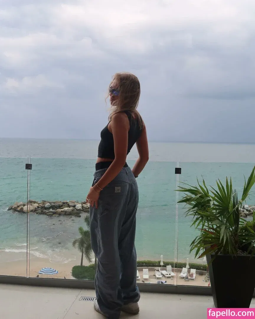 Brynn Rumfallo Onlyfans Photo Gallery 