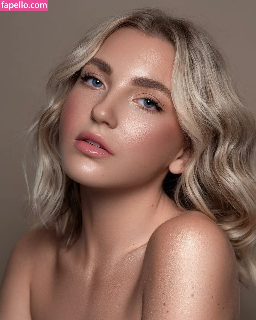 Brynn Rumfallo Onlyfans Photo Gallery 