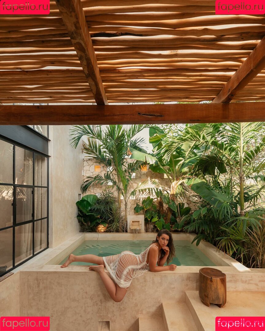 Jesenia Echeverria Onlyfans Photo Gallery 