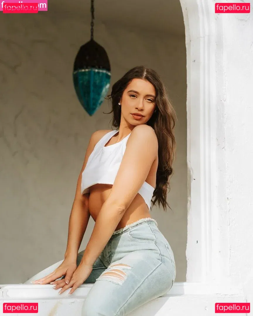 Jesenia Echeverria Onlyfans Photo Gallery 